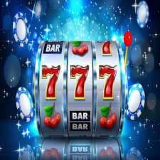 မြန်မာကစားသမား sportsbook bet slip ဖြည့်နေသောနှင့် live match score ကြည့်ရှုနေသောမြင်ကွင်း