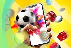VIP gold rewards coins နှင့် cashback ဆုလာဘ်များ ပြသထားသော exclusive membership မြင်ကွင်း